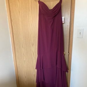 Pretty Strapless wine color prom dress